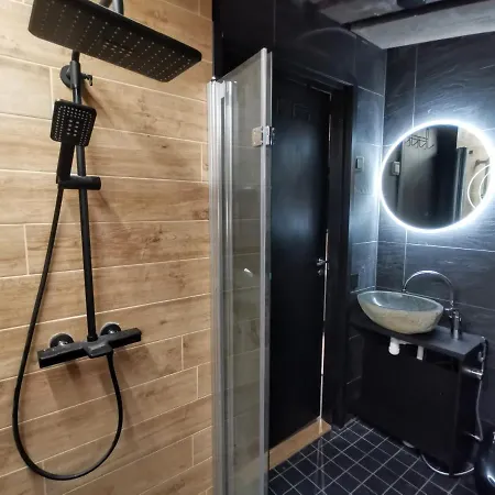 בית נופש Glass Igloos By The Water - Lasisviitit