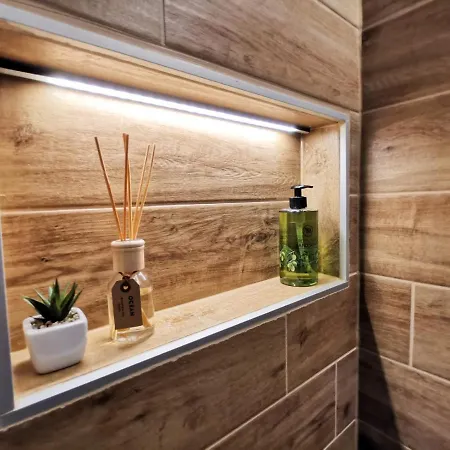 Glass Igloos By The Water - Lasisviitit * Laukaa