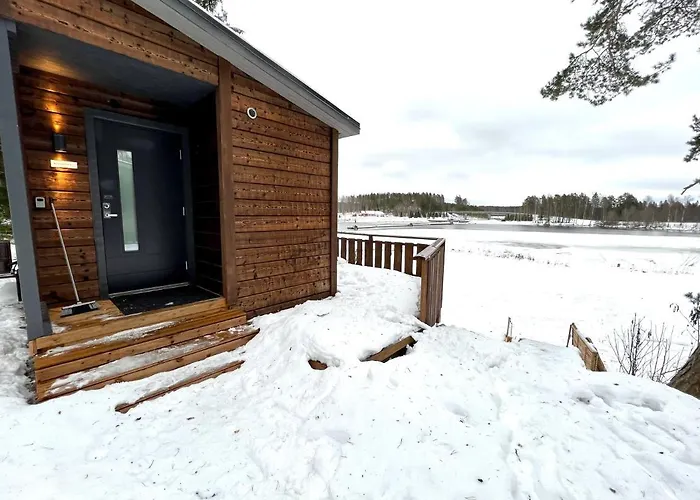 Glass Igloos By The Water - Lasisviitit *